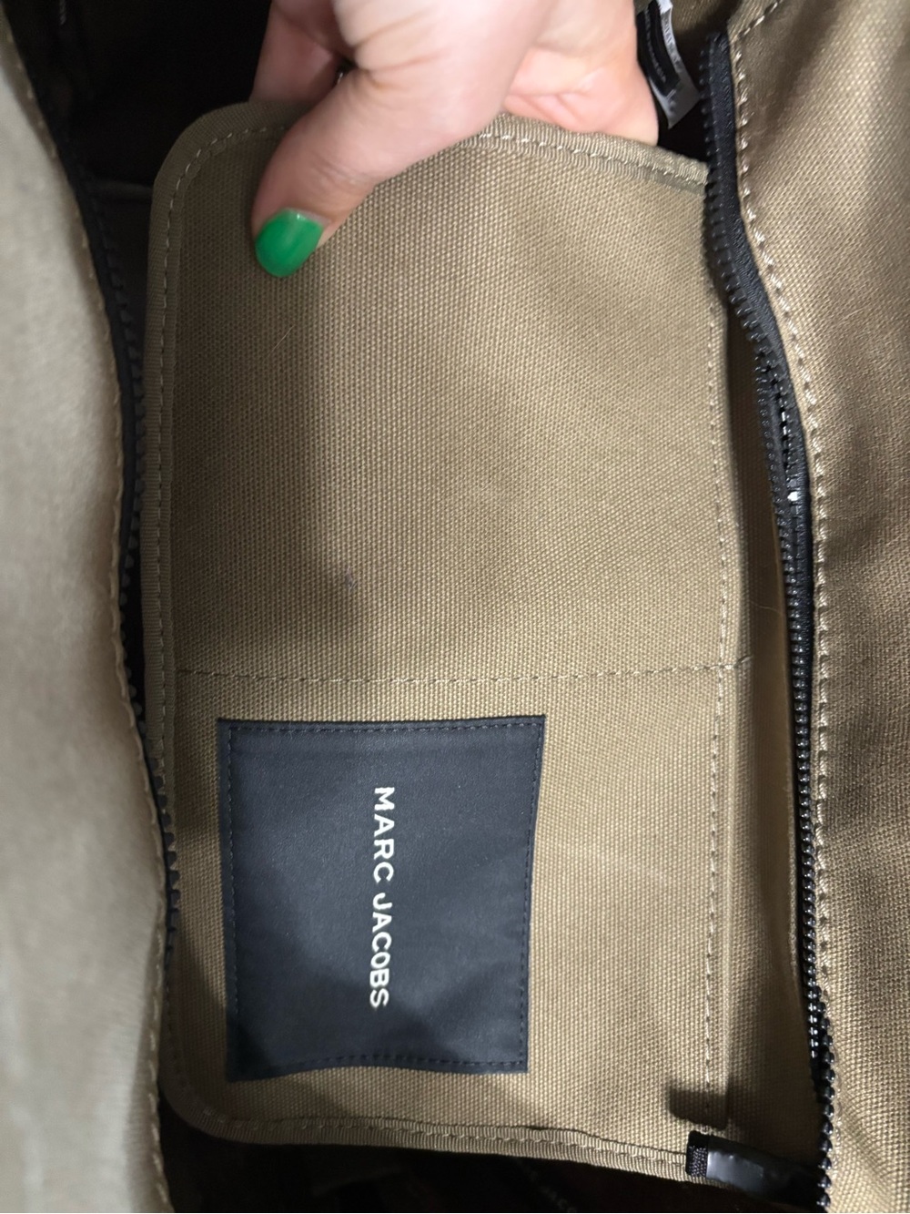 Marc Jacobs Canvas Tote Bag in Kahki with White Logo - Picture 3 of 4